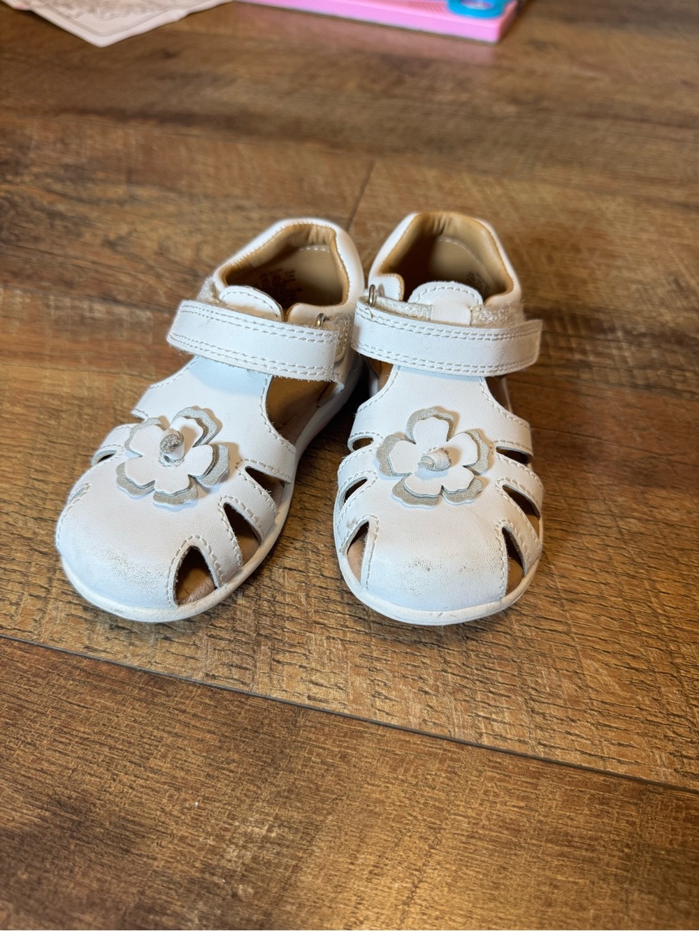 Kids White Flower Strap Sandals stride rite